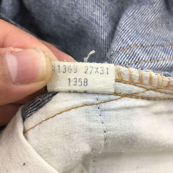 Vintage Levi’s Jeans - Picture 13 of 14